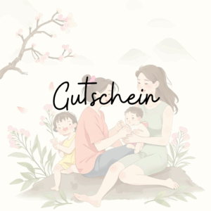 zwei Erwachsene und zwei Kinder als Zeichnung im Hintergrund, darüber der Schriftzug "Gutschein"
